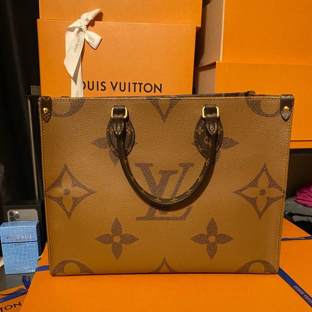 Louis Vuitton OnTheGo Tote MM